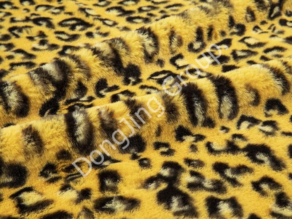 9KT0165-Khakifarbener Leopard faux fur fabric