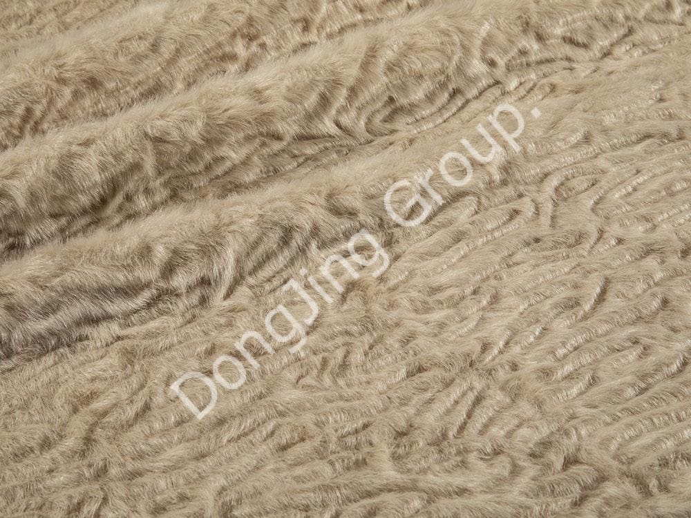 9P2352-Beige gewaschenes und gebürstetes Kaninchenfell faux fur fabric