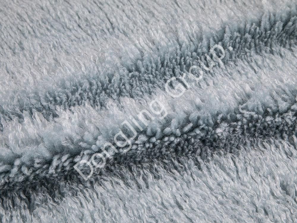 9W1352-Blaue Panax Denax Strandwolle faux fur fabric