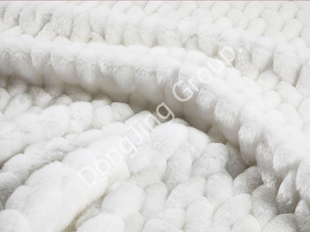 X9HG0193-Weiß geprägtes Kaninchenhaar faux fur fabric