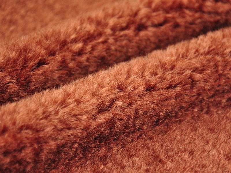 XKT0253-Rubiniger kleiner Toka faux fur fabric